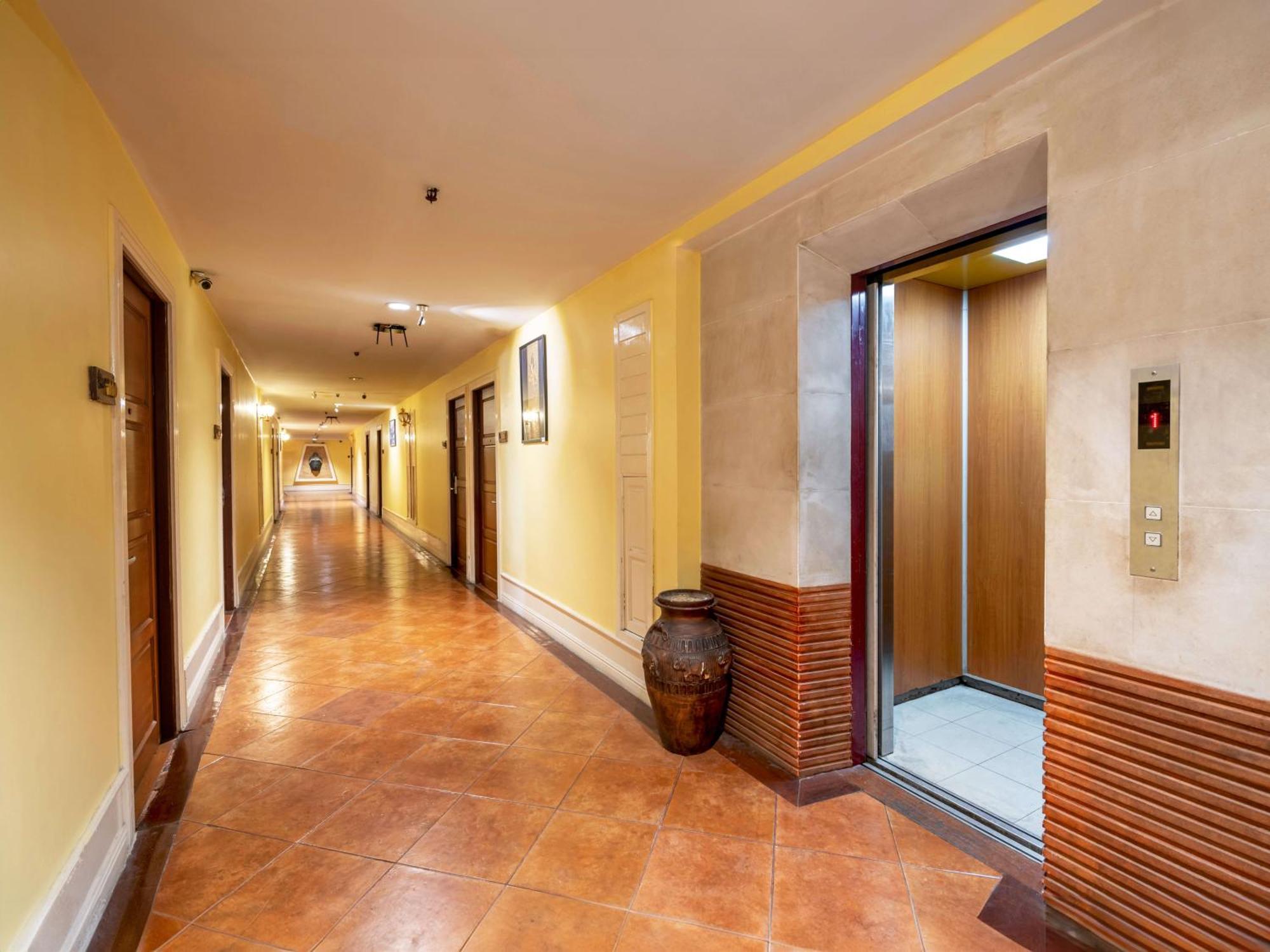 Hotel Royal Ivory Sukhumvit Nana Bangkok Esterno foto