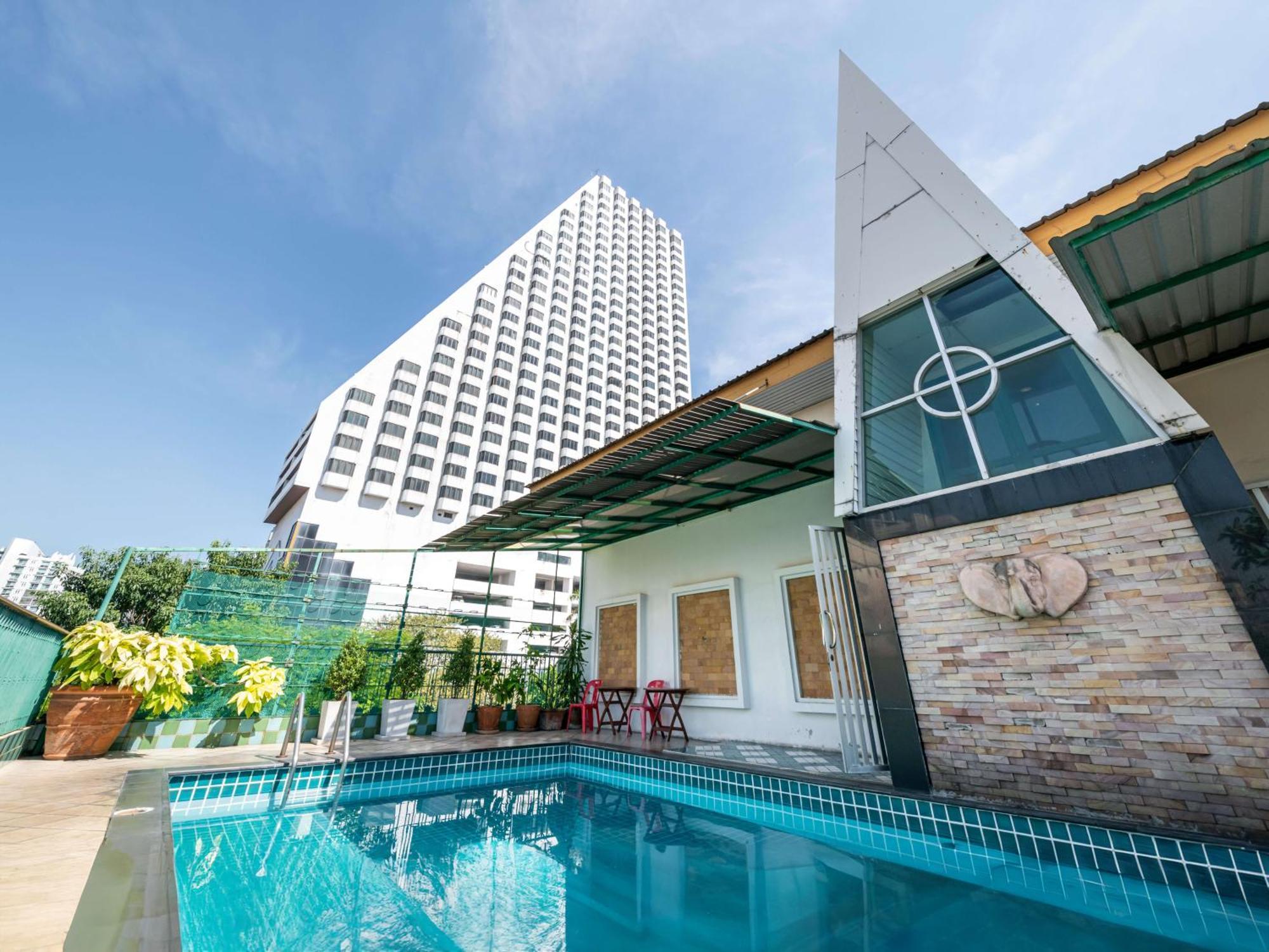 Hotel Royal Ivory Sukhumvit Nana Bangkok Esterno foto