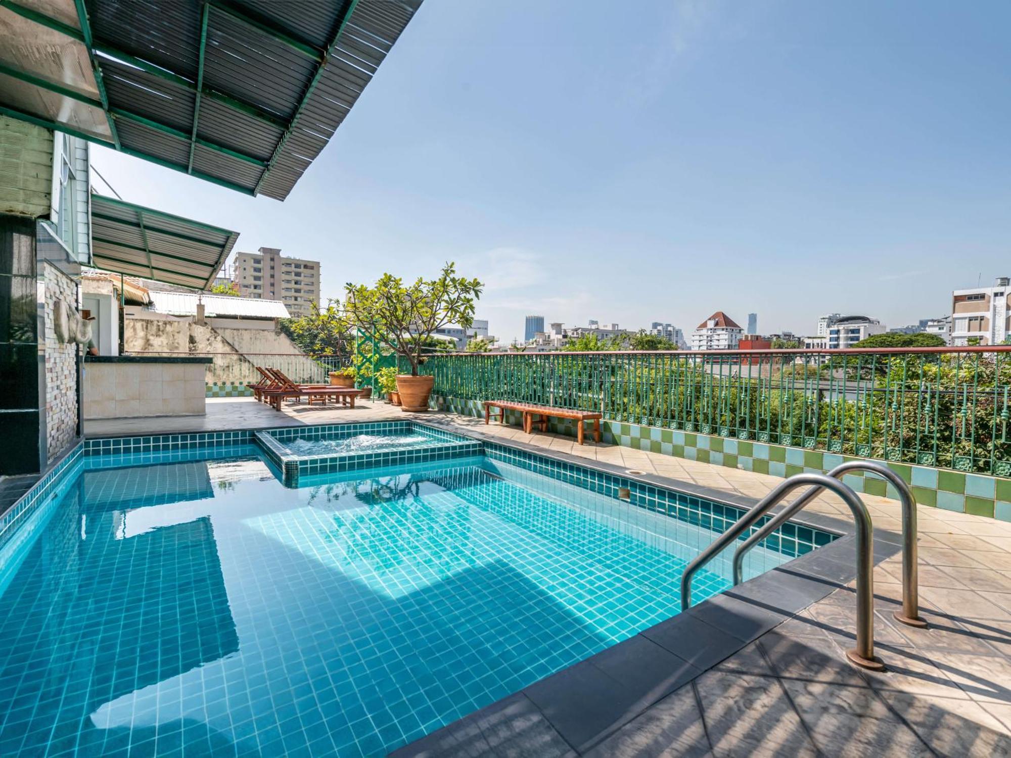 Hotel Royal Ivory Sukhumvit Nana Bangkok Esterno foto