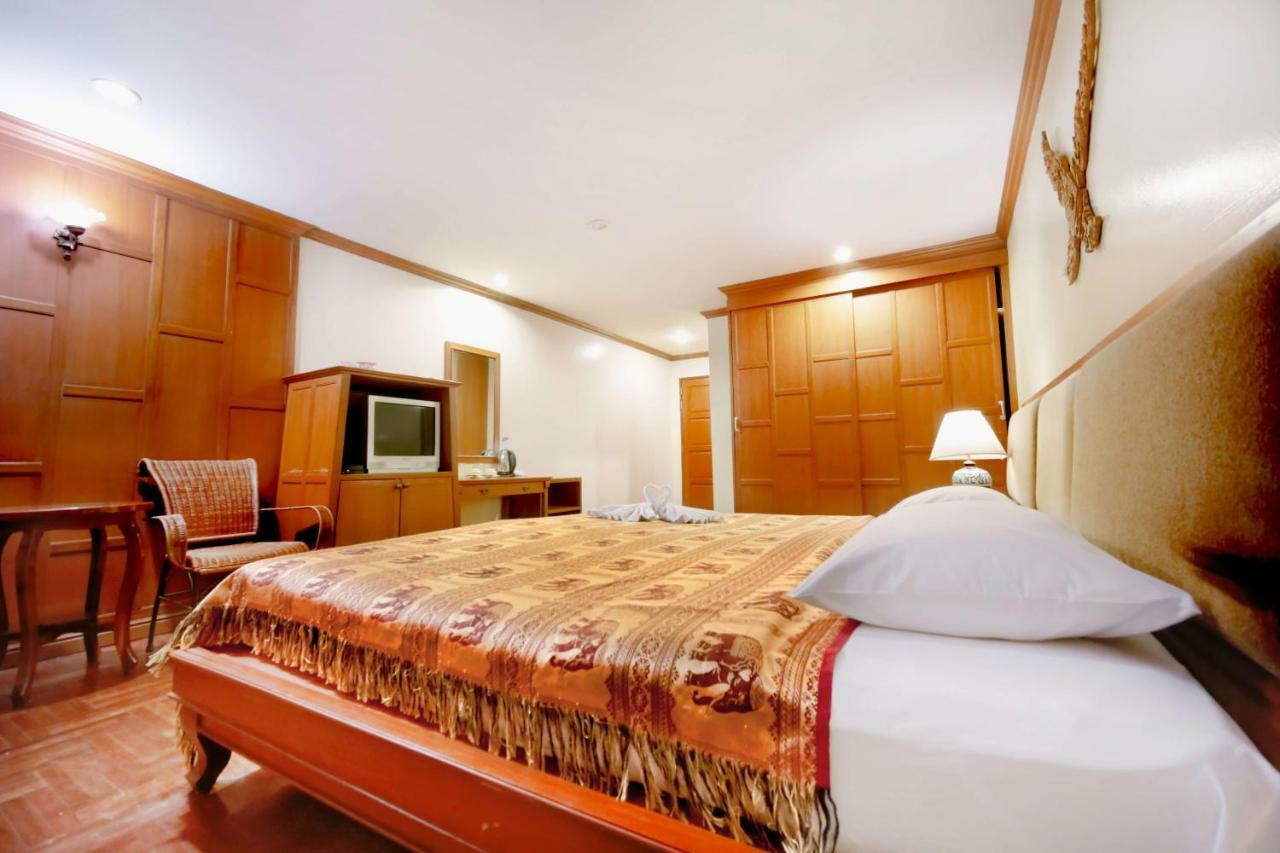 Hotel Royal Ivory Sukhumvit Nana Bangkok Esterno foto